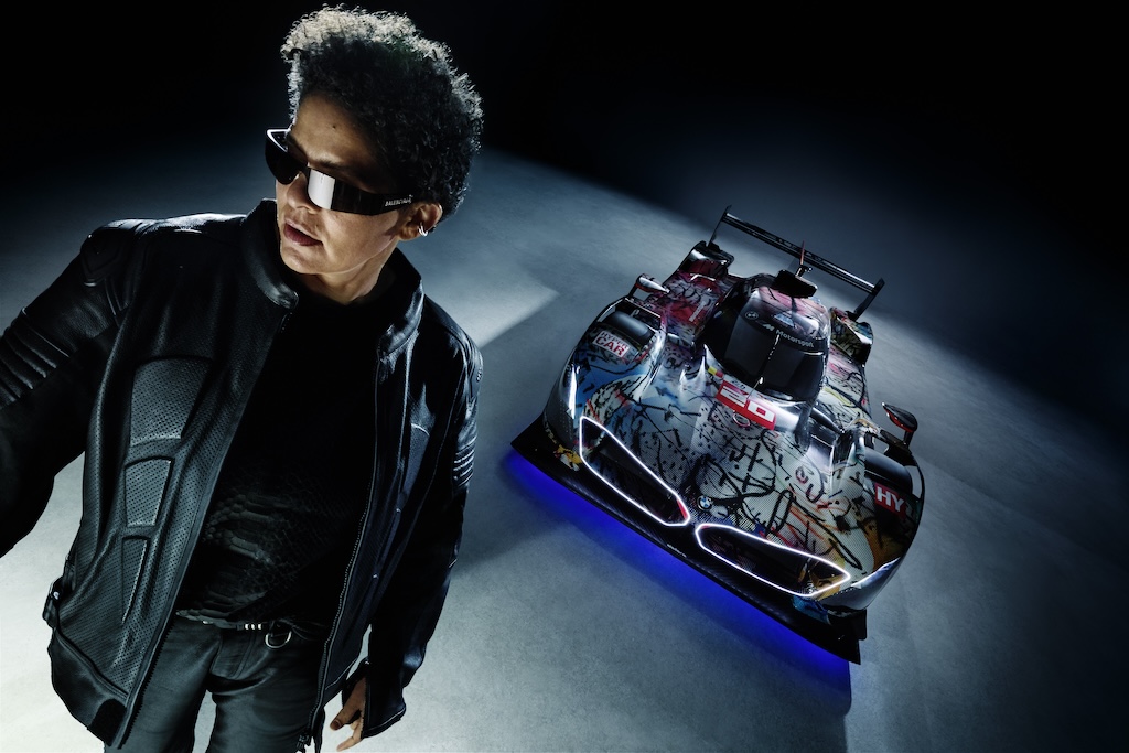 BMW Art Car #20 afsløret i Paris – skal køre på Le Mans
(Foto: BMW AG)
